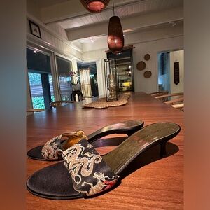 Gently used vintage Dolce Gabbana kitten heels with beautiful detailing.